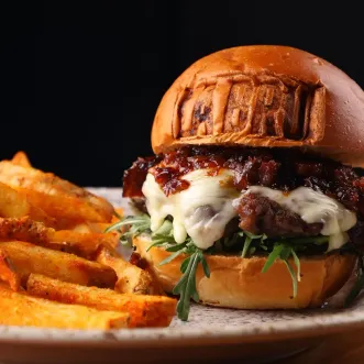 Hamburguesa con queso cheddar